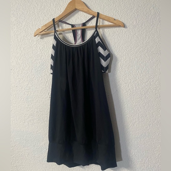lululemon athletica Tops - lululemon athletica No Limit Arrow Chevron Black & white Athletic tank top SZ8